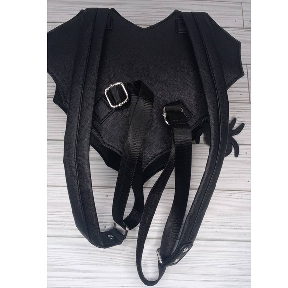 Mad Engine Halloween Spider Web Heart Backpack Purse - New - Picture 6 of 9